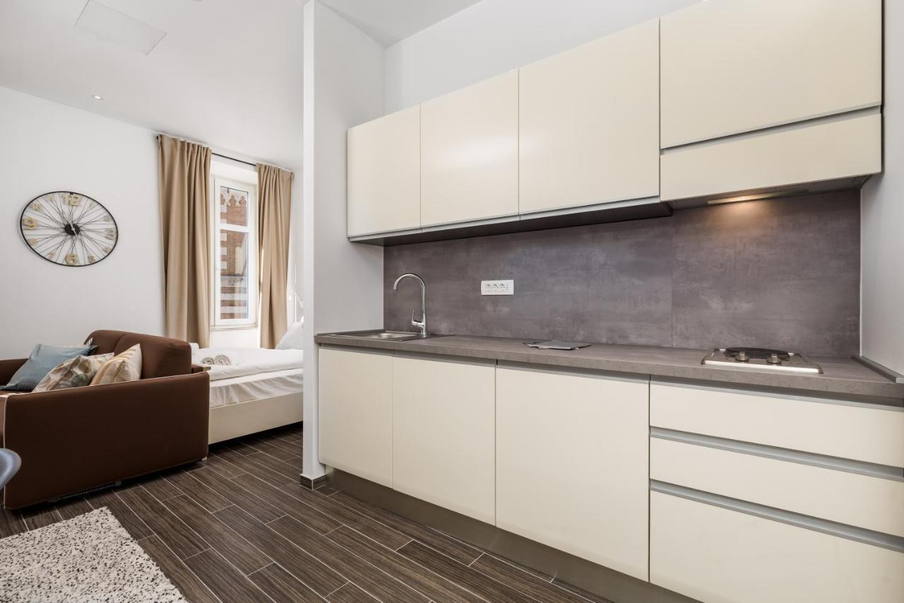 Apartments Harbour View Rijeka Luaran gambar
