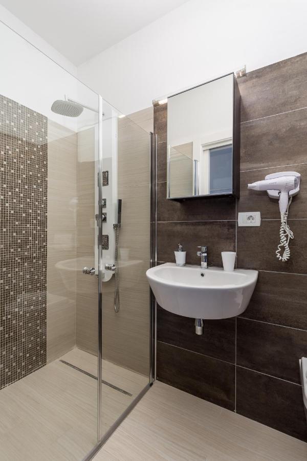 Apartments Harbour View Rijeka Luaran gambar