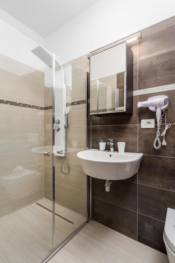 Apartments Harbour View Rijeka Luaran gambar