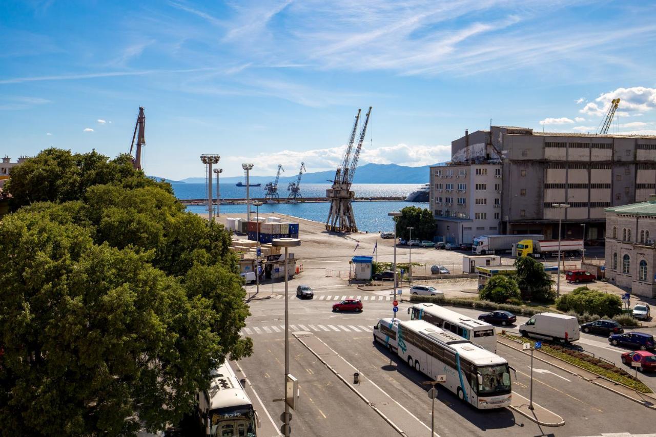Apartments Harbour View Rijeka Luaran gambar