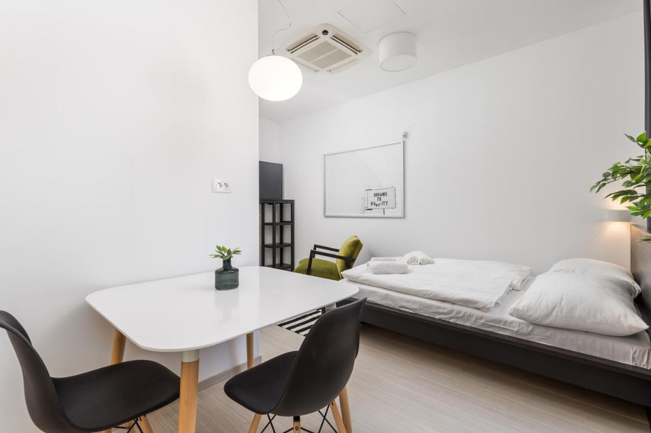 Apartments Harbour View Rijeka Luaran gambar