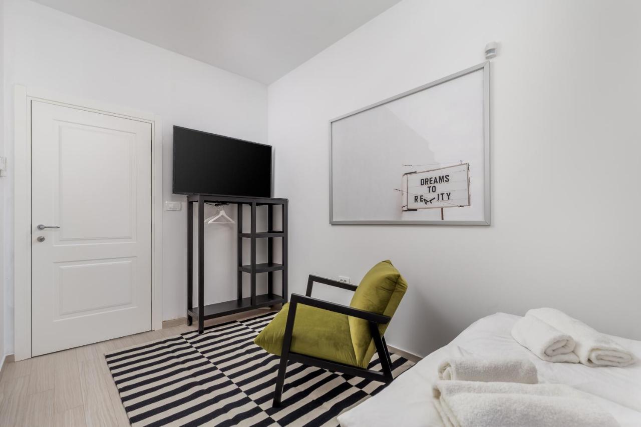 Apartments Harbour View Rijeka Luaran gambar
