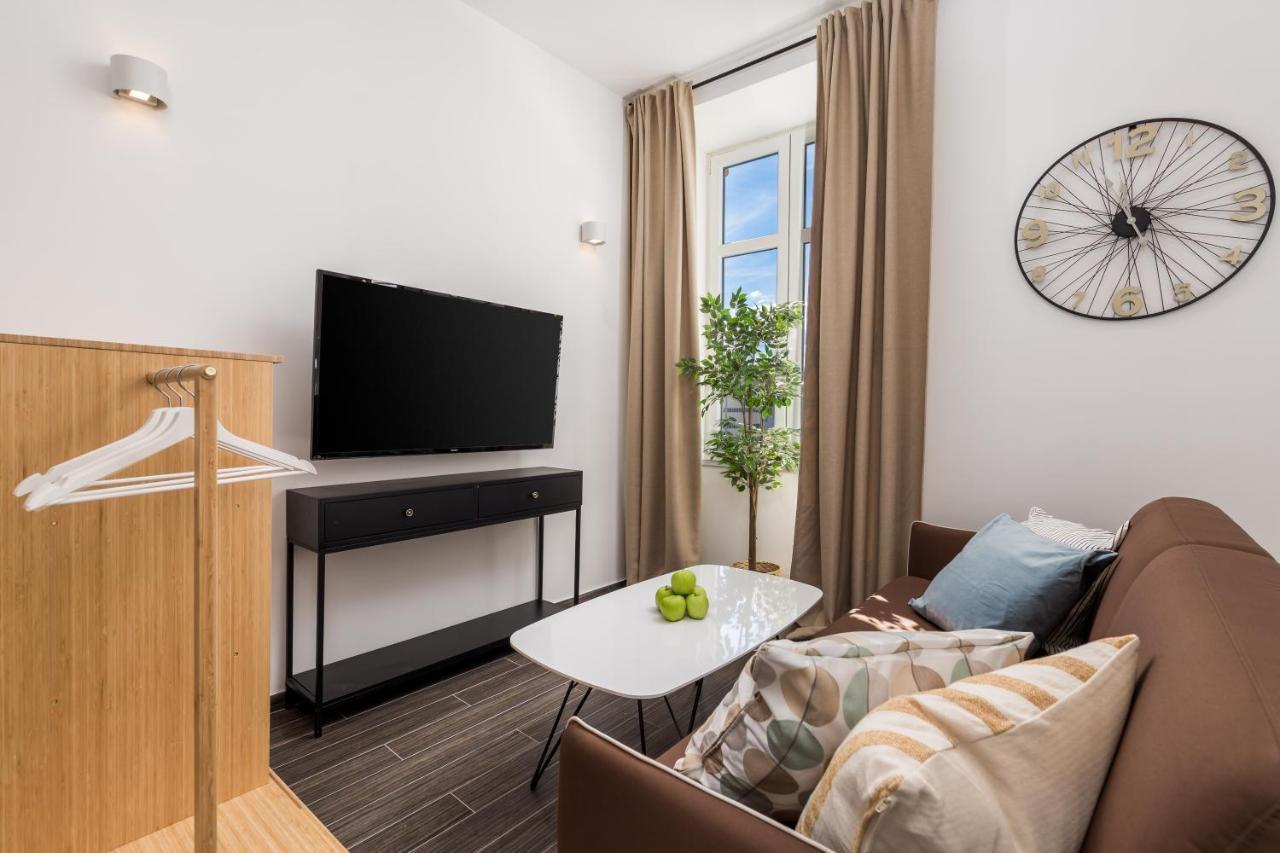 Apartments Harbour View Rijeka Luaran gambar