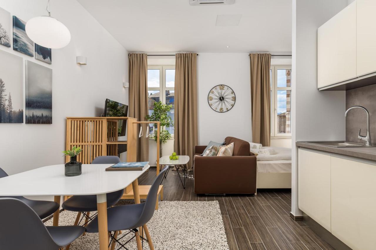 Apartments Harbour View Rijeka Luaran gambar